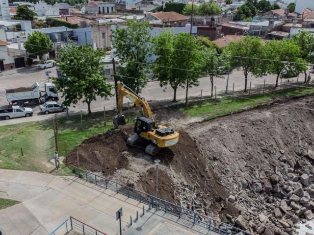 Sigue el plan de obra de contencin  de la barranca del Tapalqu